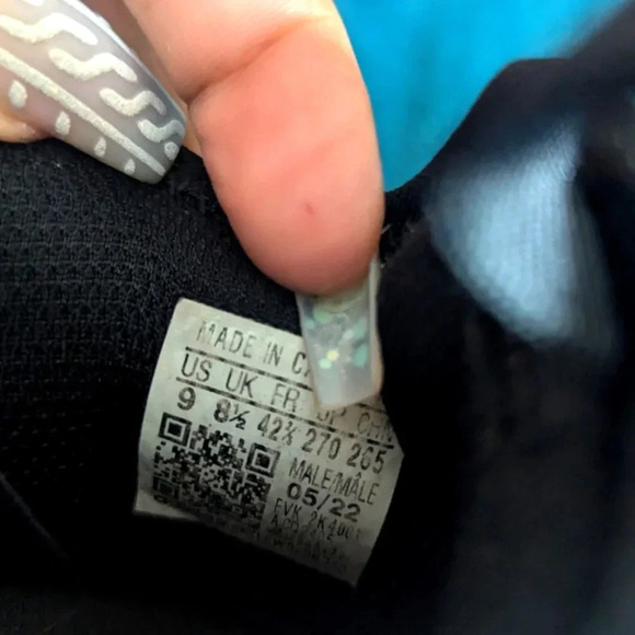 Adidas EVM | Size 9 | Black/White - Picture 6 of 6